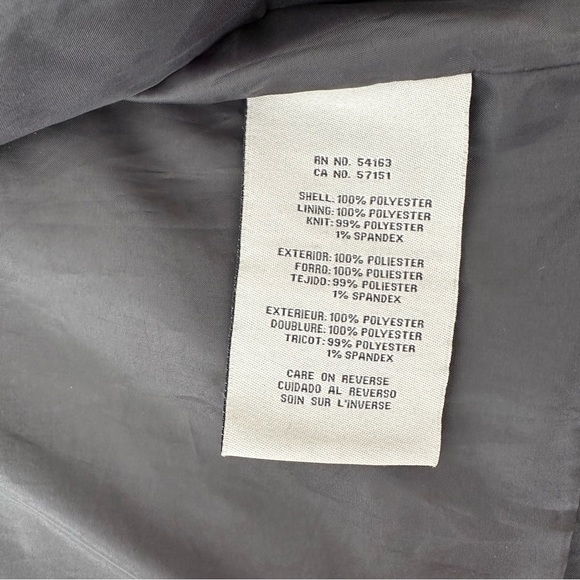 Levi's Lightweight Bomber Jacket in black - Picture 6 of 8